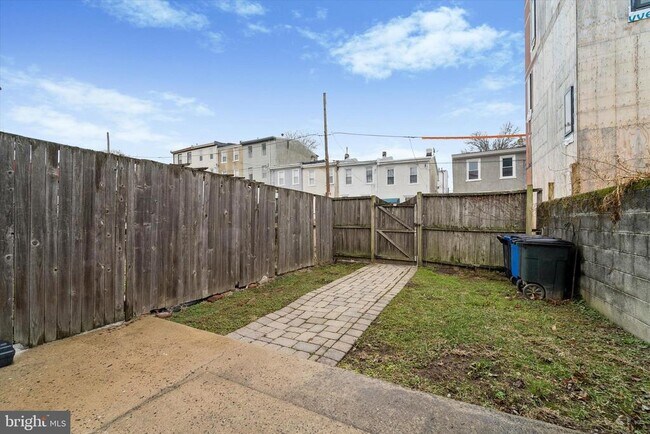 Building Photo - 3452 Sunnyside Ave