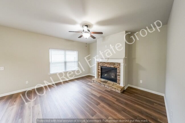 Building Photo - 3/2 Townhome with 2 car garage