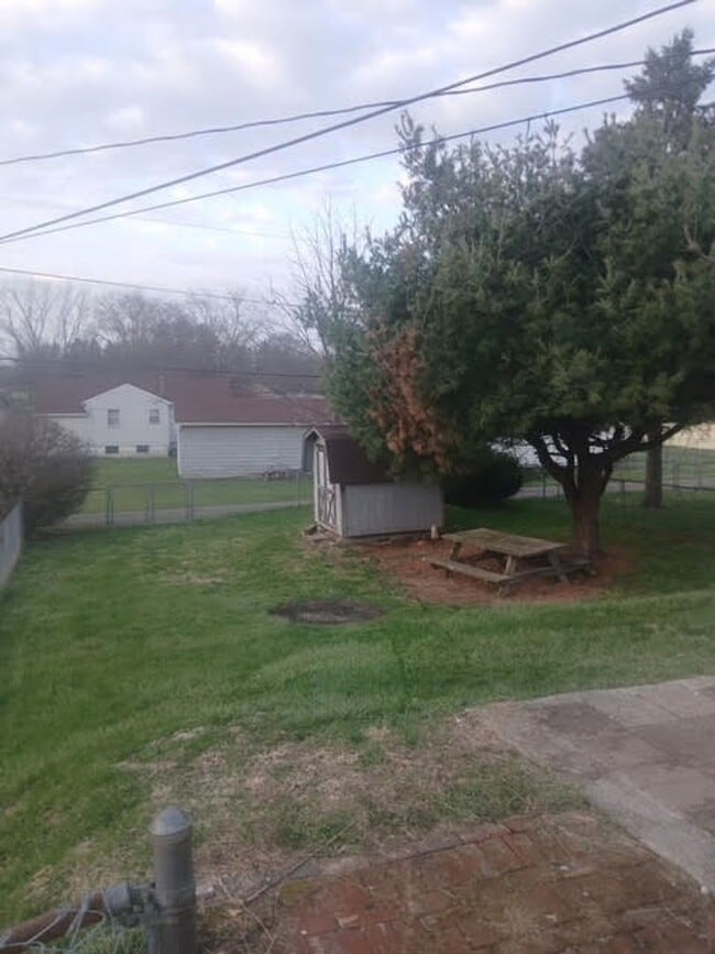 Building Photo - Welcome to 494 Allston!