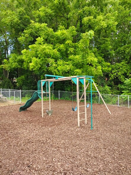 Building Photo - 81 Duiguid Dr