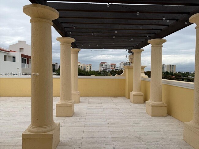 Building Photo - 107 Mendoza Ave