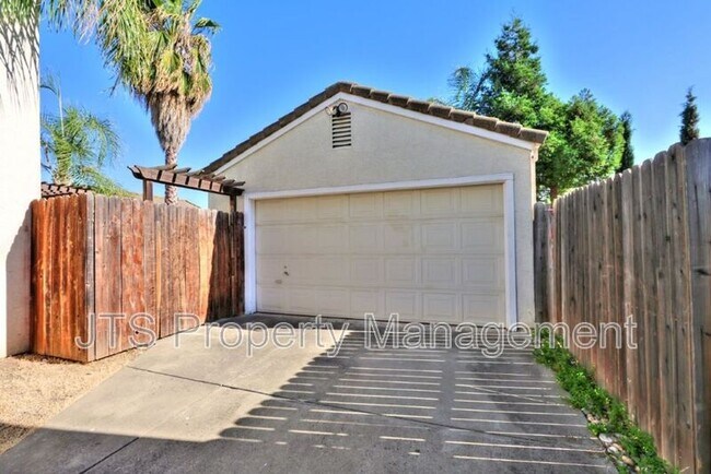 Building Photo - 6620 Verandah Ct