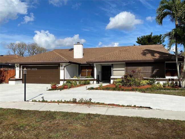 Building Photo - 13647 Barberry Dr
