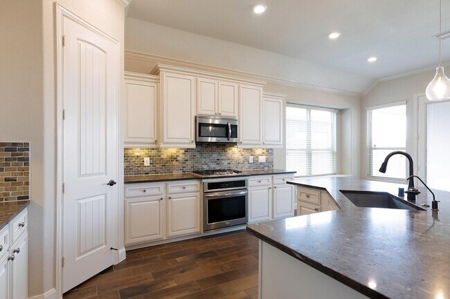 Building Photo - 28006 Laurel Garden Ln