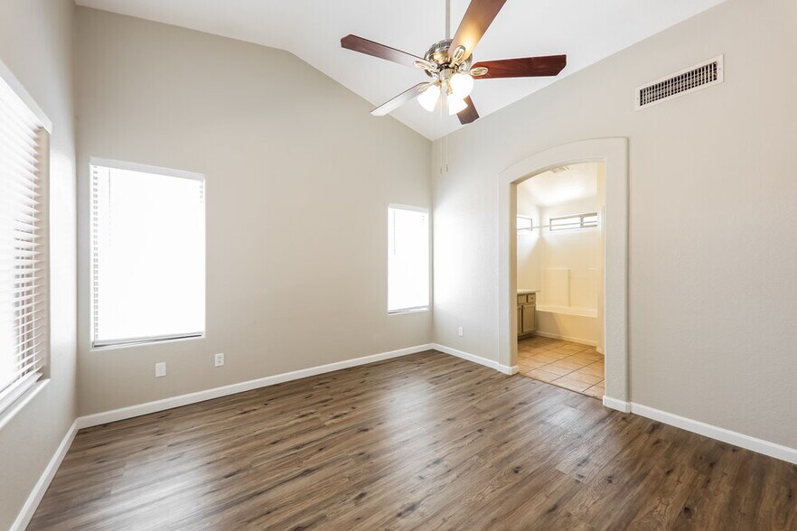 Building Photo - 13331 W Boca Raton Rd
