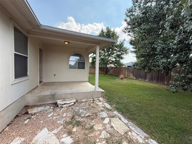 Building Photo - 905 Remington Dr