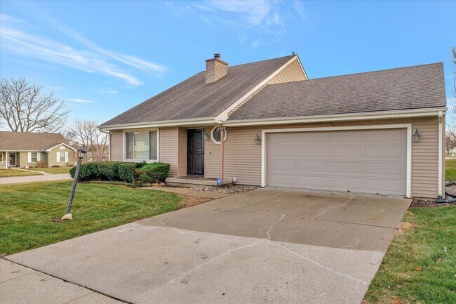 Building Photo - 4 bedroom, 2 bath home - Available August 2026