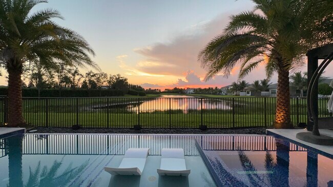 Building Photo - 17119 Aquavera Way