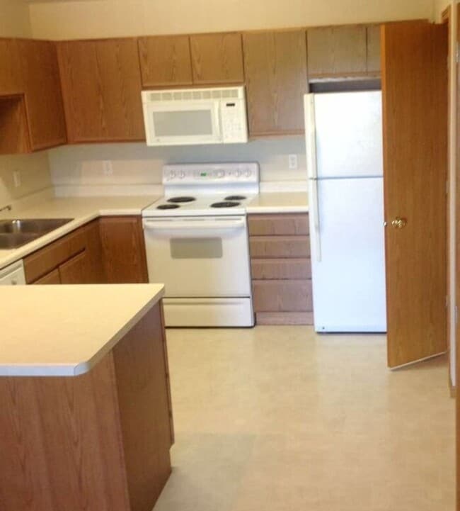 Building Photo - $1,250 | 2 Bedroom, 1 Bathroom Condo | No Pets | Available for an August 1st, 2026 Move In!