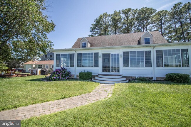 Building Photo - 45450 St Georges Ave