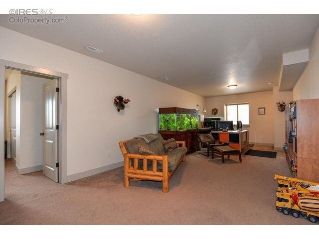 Building Photo - 2427 Maple Hill Dr