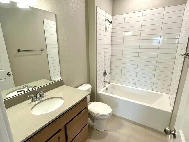 Building Photo - 4190 S Park Dr