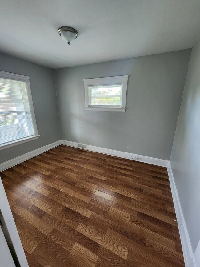 Building Photo - 13302 Ferris Ave