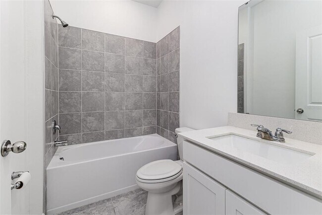 Building Photo - 1228 Tyler Lp