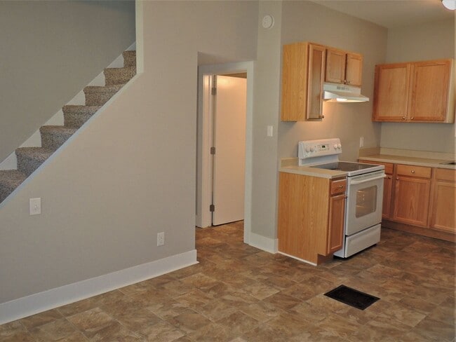 Building Photo - 1106 Titus Ave