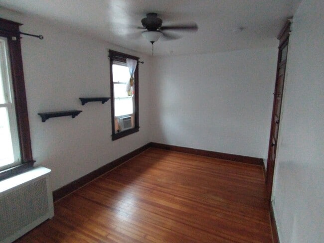Building Photo - 1209 Trinidad Ave NE