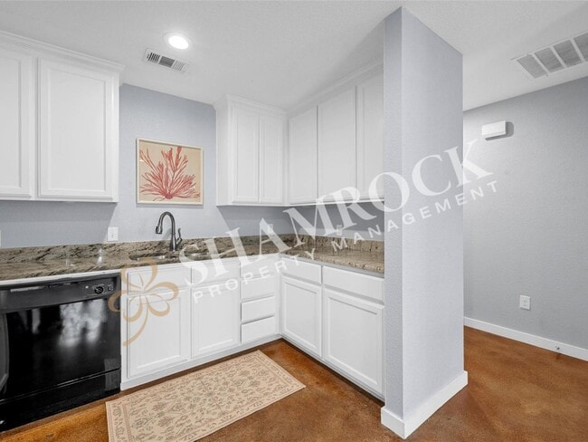 Building Photo - 1107 Primrose Dr