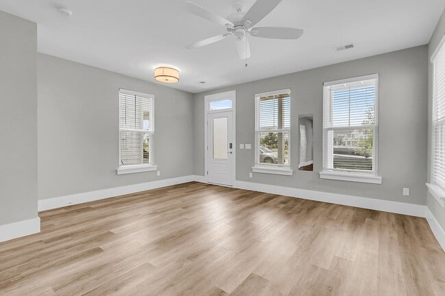 Building Photo - 313 Baritone Rd