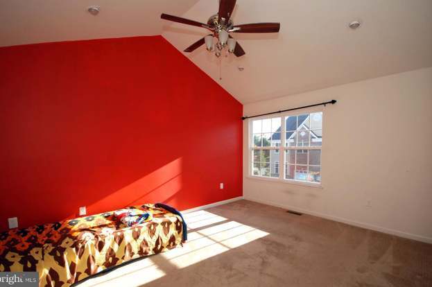 Building Photo - 2319 Berkshire Ln