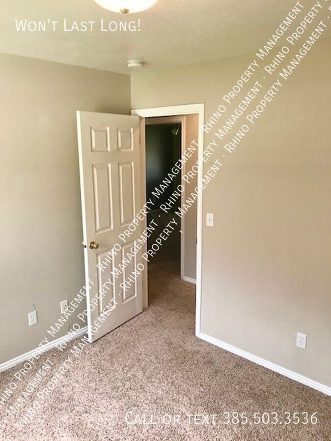 Building Photo - 3 Bed/2 Bath Upper Level Duplex in Layton