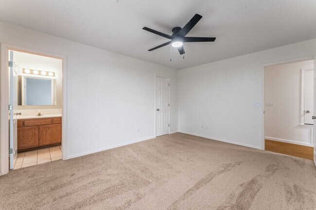 Building Photo - Welcome to this newly updated 2-bedroom, 2...