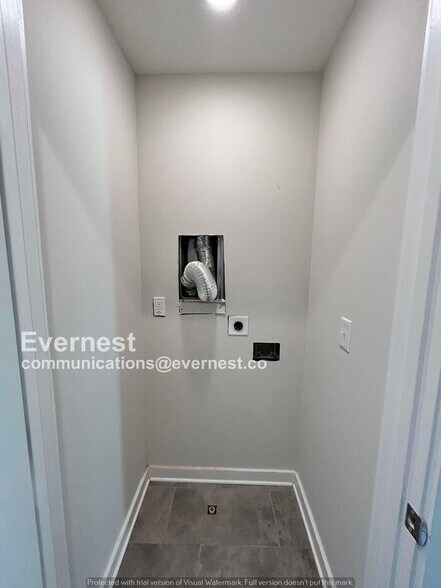 Building Photo - 108 Ethelyne Way