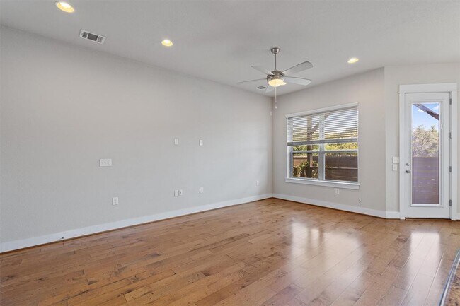 Building Photo - 9301 Cardinals Nest Ln