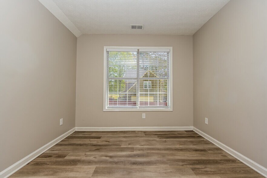 Building Photo - 135 Stratmore Pl