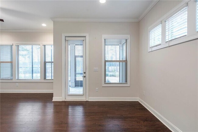 Building Photo - 3430 Steinbeck St