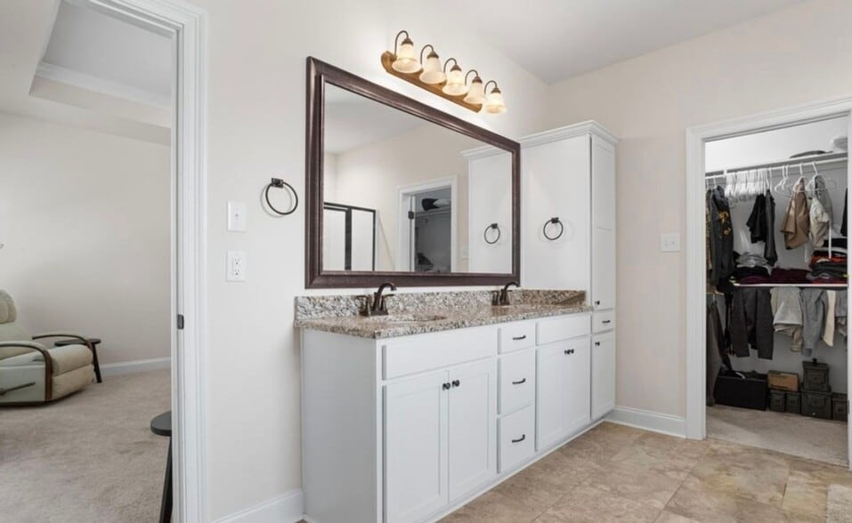 Building Photo - 11656 Brookstone Dr