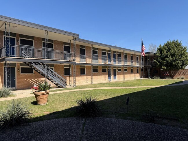 Building Photo - 9733 Neuens Rd