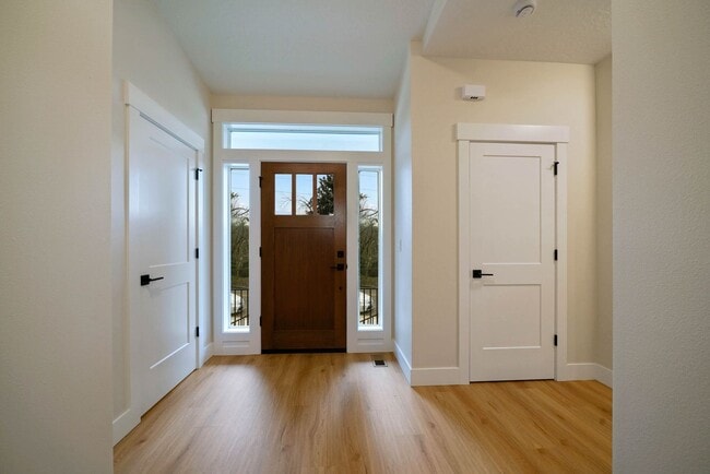 Building Photo - 3Bd/2Ba Single Story Home - Available Early March 2026!