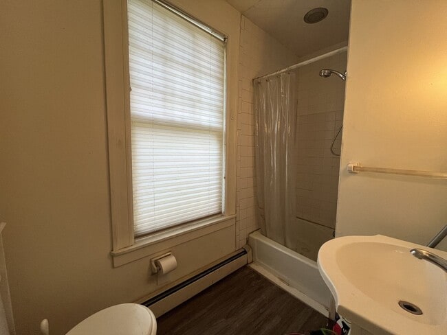 Building Photo - 2BR Carriage House Behind 200 Maple Ave – Water, Sewer & Trash Included!
