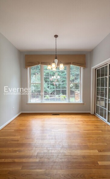 Building Photo - 13901 Riverdowns N Ct