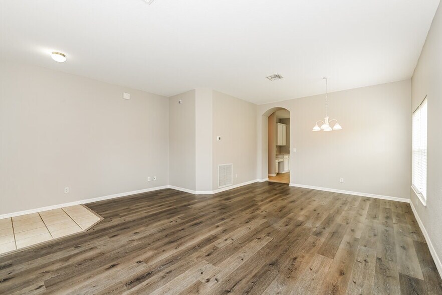 Building Photo - 11486 Lake Cypress Loop