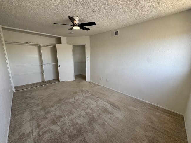 Building Photo - 2 Bedroom Townhouse in El Cajon