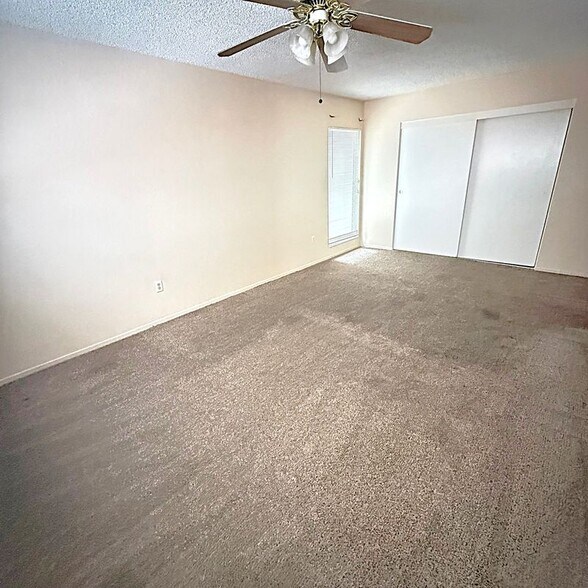 Building Photo - 420 E Blueridge Ave