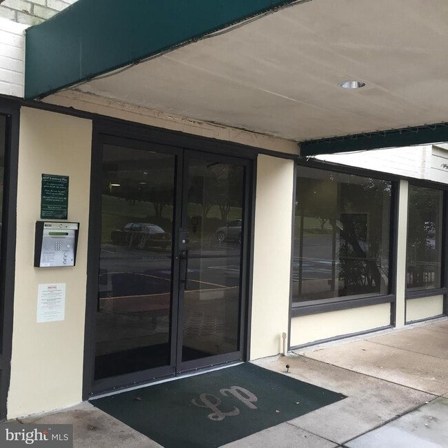 Building Photo - 6135 Leesburg Pike
