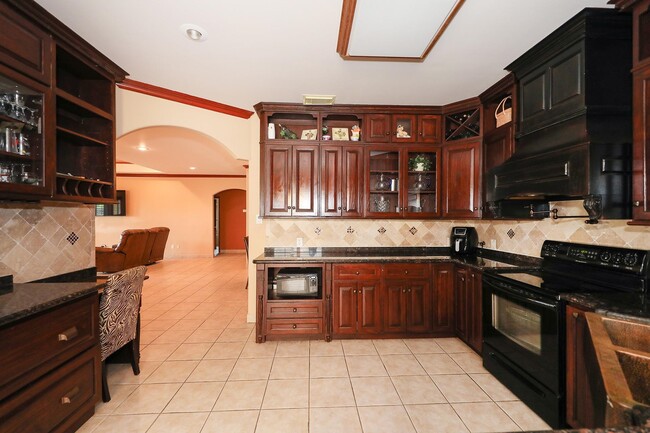 Building Photo - 6514 Grande Bay