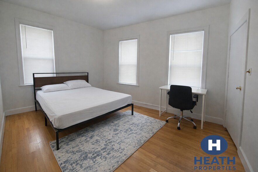 Building Photo - 530 Cambridge St