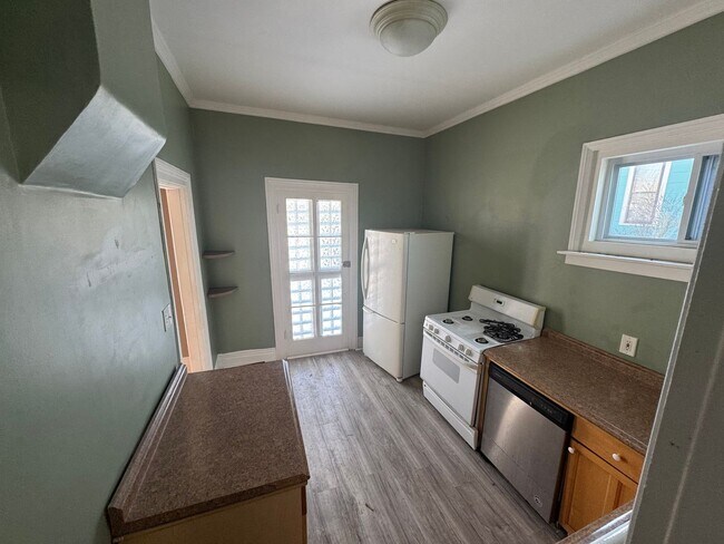 Building Photo - 1115 N Capitol Ave