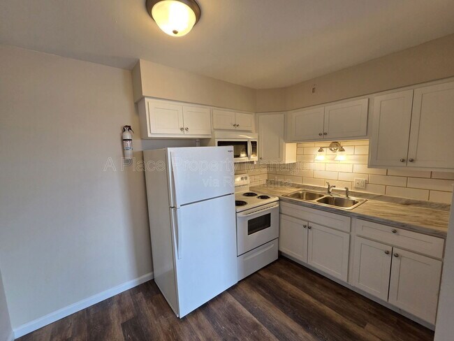 Building Photo - 2625 S Big Bend Blvd