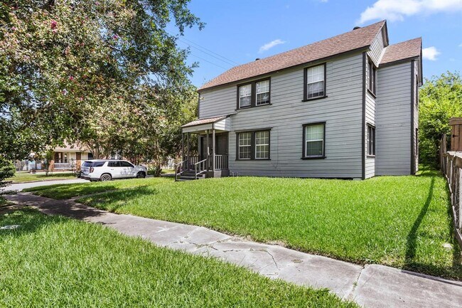 Building Photo - 1501 Godwin St