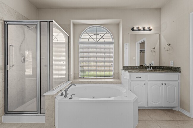 Building Photo - 20698 Oakhurst Meadows Dr