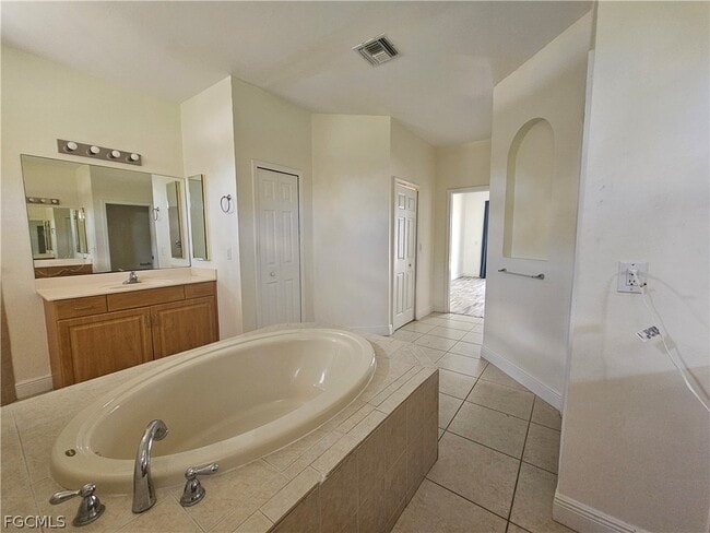 Building Photo - 809 Lincoln Ave