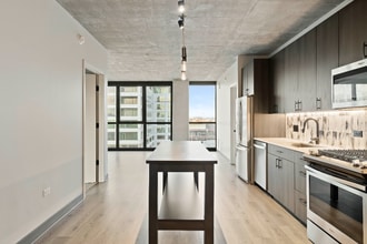 Building Photo - 121 N Ada St