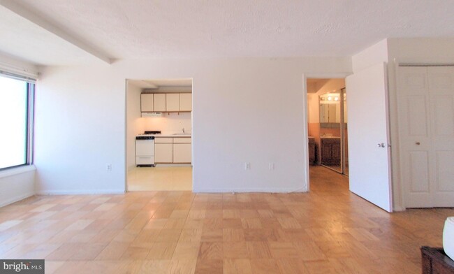 Building Photo - 1440 N Street NW Unit 1011