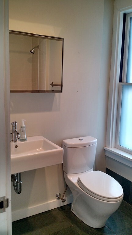 Building Photo - 26 Delle Ave