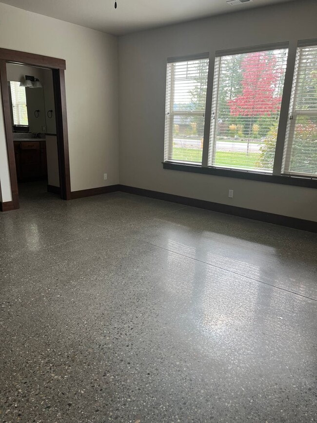 Building Photo - Executive Home in Dover Bay