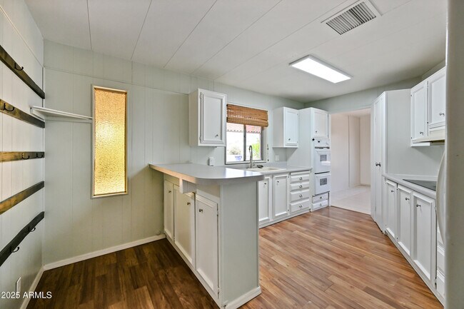 Building Photo - 156 N Hawes Rd